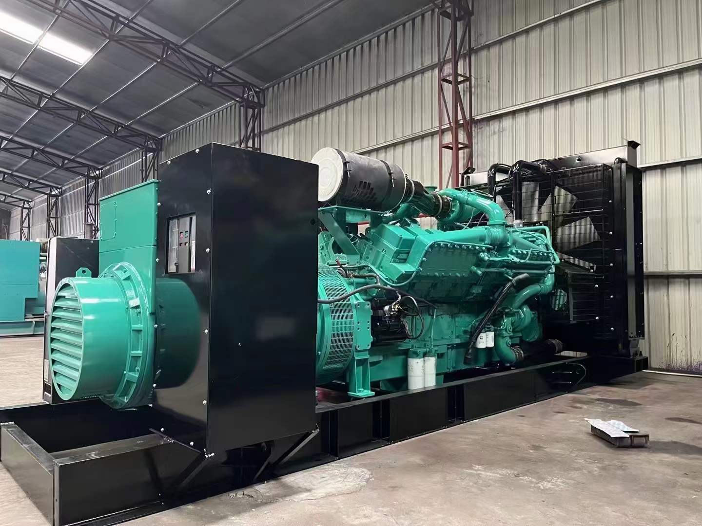 玉树如何降低 800kW 柴油发电机输出电流的波动？