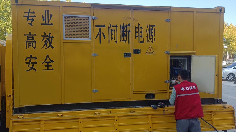 玉树柴油发电机组和UPS电源配合使用时，如何避免切换过程中的电力中断？